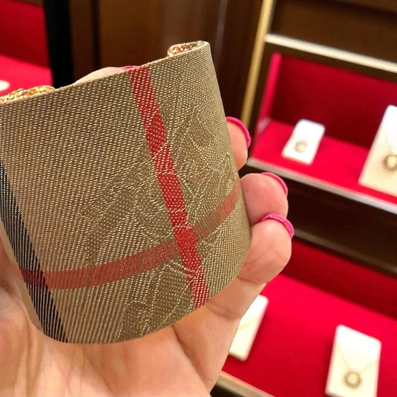 Burberry upcycled bag to Cuff Bracelet - Picture 1 of 2